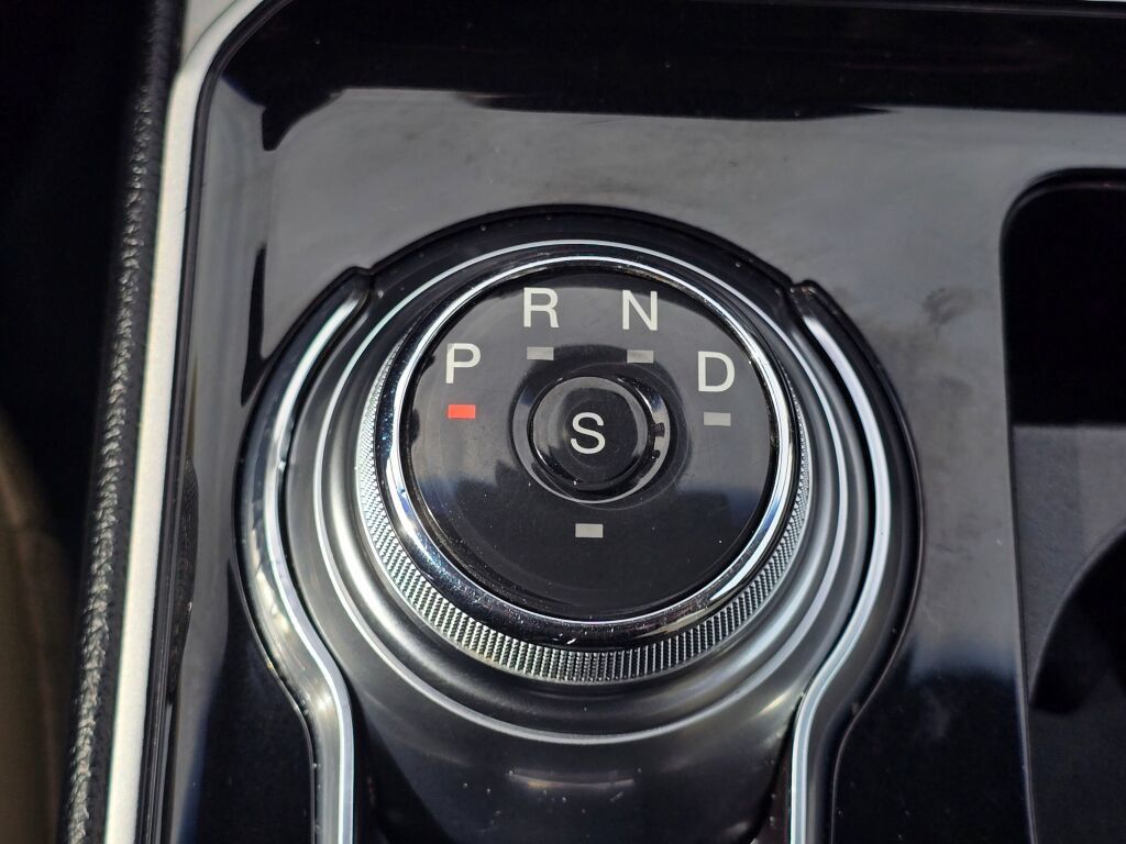 Used 2019 Ford Edge SEL w/ Equipment Group 201A FWD image 29