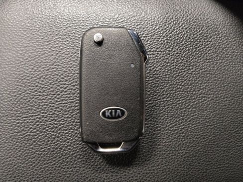 Used 2019 Kia Forte LXS image 32