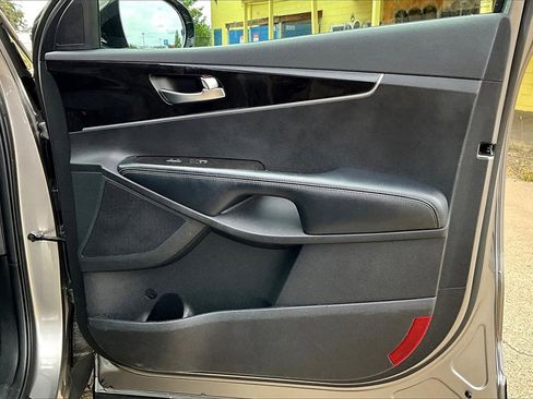 Used 2018 Kia Sorento L image 23