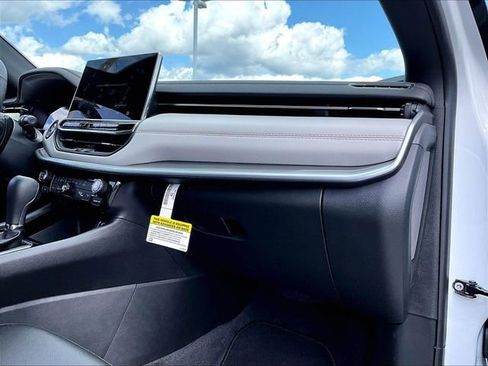 Used 2026 Jeep Compass Limited image 13