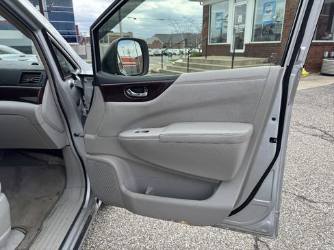 Used 2015 Nissan Quest SV image 17
