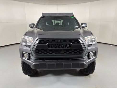 Used 2021 Toyota Tacoma TRD Off-Road image 3
