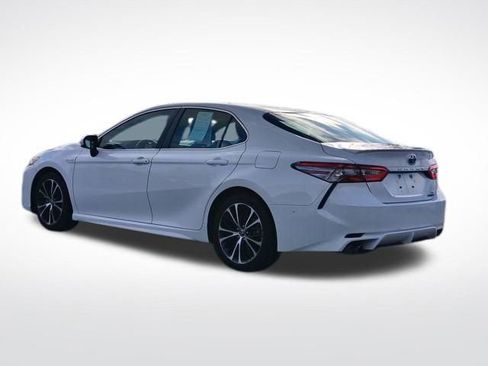 Used 2018 Toyota Camry LE image 13