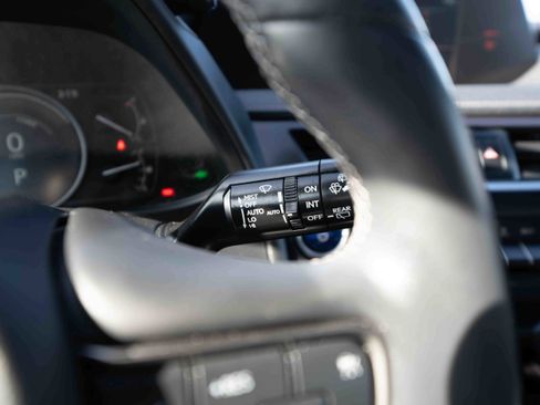 Used 2022 Lexus UX 250h w/ Premium Package image 14