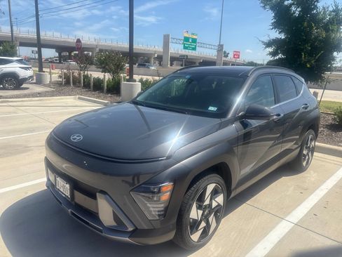 Used 2024 Hyundai Kona Limited AWD/4WD image 8
