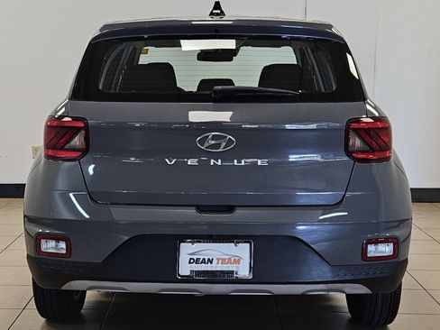 Used 2021 Hyundai Venue SE image 5