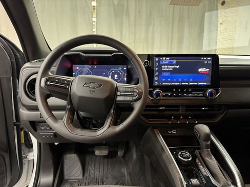 Used 2025 Chevrolet Colorado Trail Boss w/ Midnight Edition image 26