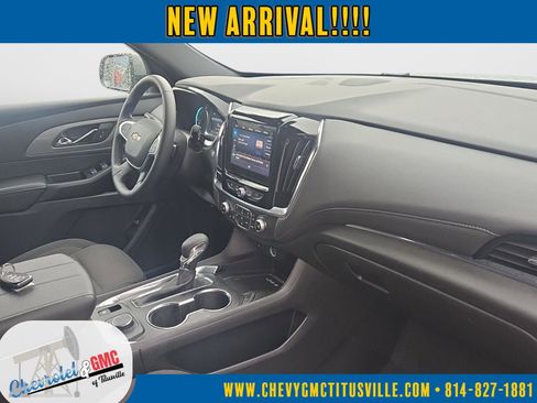 Used 2023 Chevrolet Traverse LT image 12