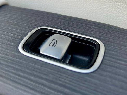 Certified 2024 Mercedes-Benz EQS 580 4MATIC Sedan image 44