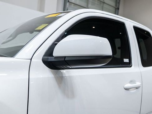 Used 2018 Toyota Tacoma SR5 image 9