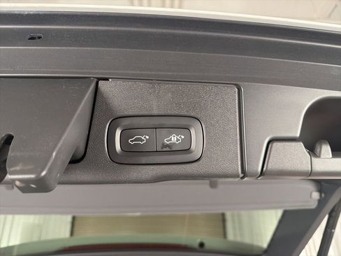 Used 2023 Volvo XC60 B5 Ultimate AWD/4WD image 10