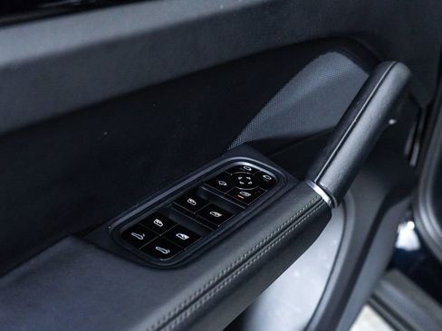 Used 2021 Porsche Cayenne GTS image 15