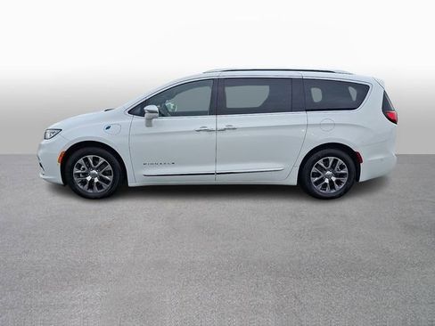 Used 2024 Chrysler Pacifica Pinnacle FWD image 7