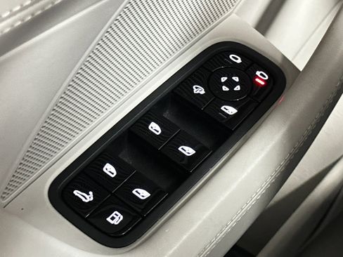 Used 2018 Porsche Panamera 4 w/ Premium Package Plus AWD/4WD image 34