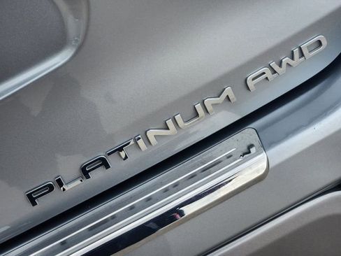 Certified 2025 Toyota Highlander Platinum AWD/4WD image 12