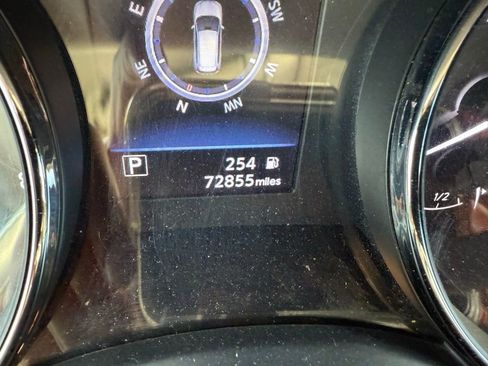 Used 2018 Nissan Rogue SV w/ Premium Package image 11