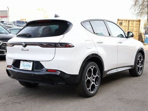 New 2025 Alfa Romeo Tonale w/ Premium Package image 5