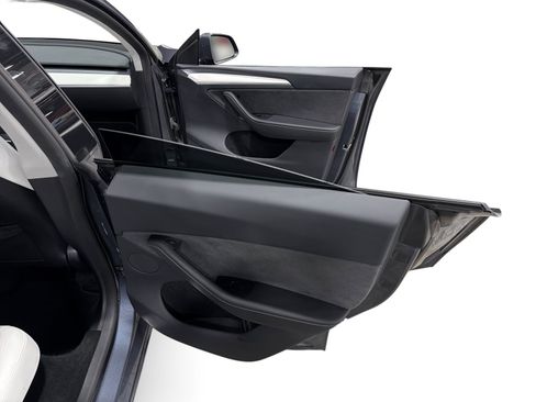 Certified 2023 Tesla Model Y Long Range AWD/4WD image 12