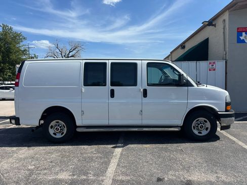 Used 2021 GMC Savana 2500 w/ Driver Convenience Package RWD image 11