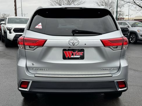 Used 2019 Toyota Highlander Limited image 19