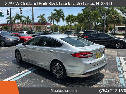Used 2018 Ford Fusion SE w/ Equipment Group 602A FWD image 8