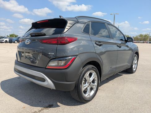 Used 2023 Hyundai Kona SEL image 5