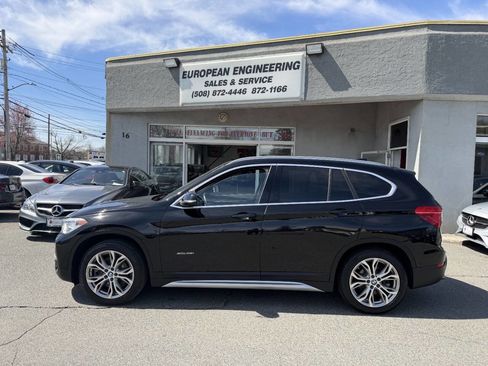 Used 2017 BMW X1 xDrive28i image 4