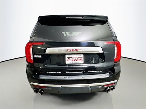 Used 2021 GMC Yukon XL Denali w/ Denali Premium Package image 6