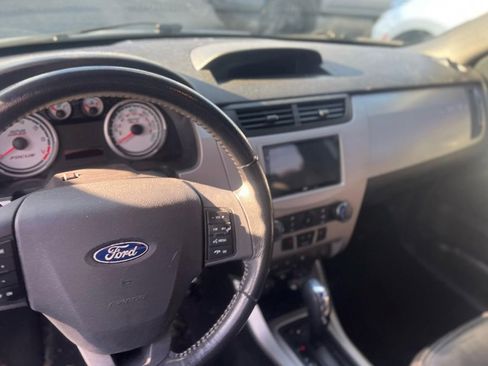 Used 2010 Ford Focus SEL image 8