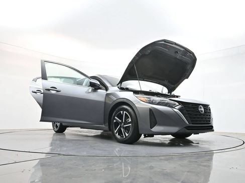Used 2024 Nissan Sentra SV FWD image 40