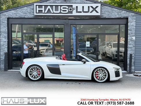Used 2017 Audi R8 V10 w/ Carbon Exterior Package AWD/4WD image 18