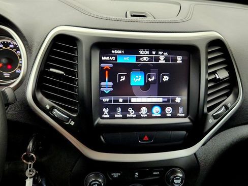 Used 2014 Jeep Cherokee Latitude AWD/4WD image 20