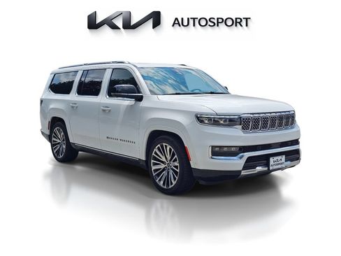 Used 2023 Jeep Grand Wagoneer L Series III AWD/4WD image 5