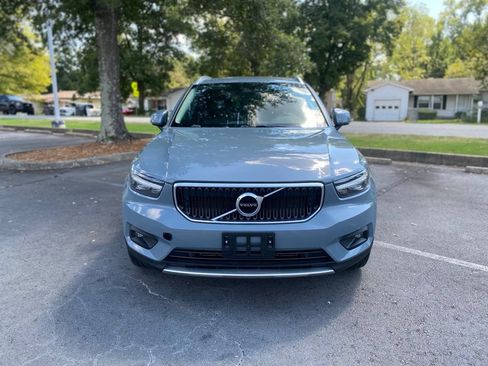 Used 2022 Volvo XC40 T5 Momentum AWD/4WD image 2
