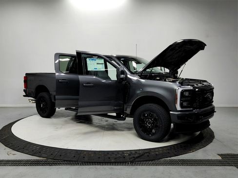 New 2026 Ford F250 XLT w/ XLT Premium Package image 9