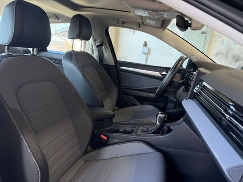 Used 2025 Volkswagen Jetta SE image 35