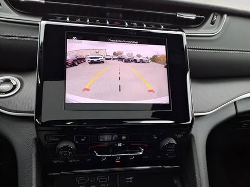 New 2025 Jeep Grand Cherokee Altitude image 15