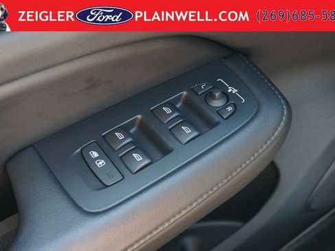 Used 2024 Volvo V60 B5 Cross Country Plus AWD/4WD image 30