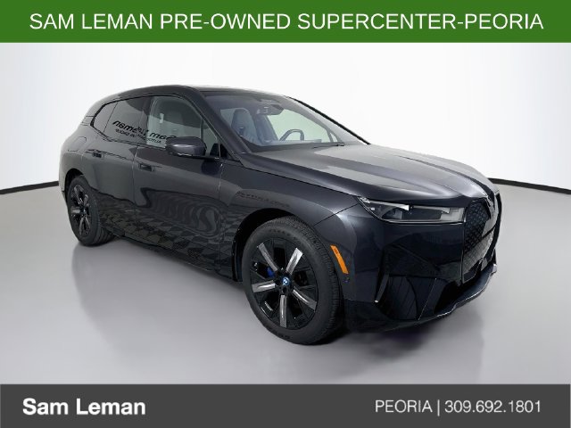 Used 2025 BMW iX xDrive50 AWD/4WD image 1