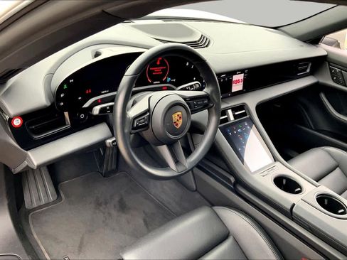 Used 2022 Porsche Taycan RWD image 15