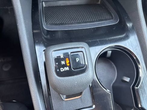 Used 2024 Nissan Rogue S AWD/4WD image 23