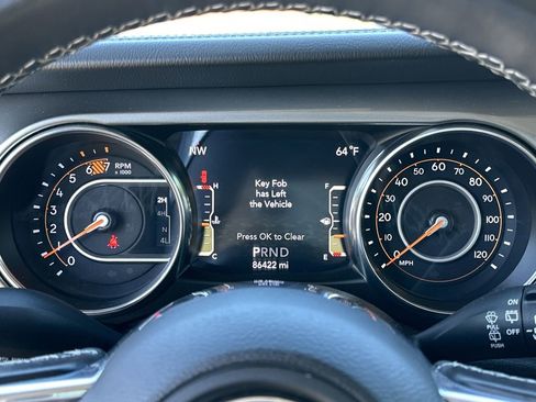 Certified 2021 Jeep Wrangler Unlimited Sahara w/ Dual Top Group AWD/4WD image 13