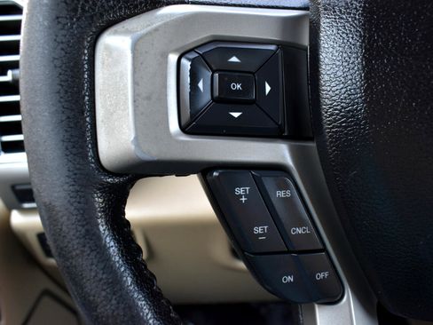 Used 2015 Ford F150 Lariat image 15