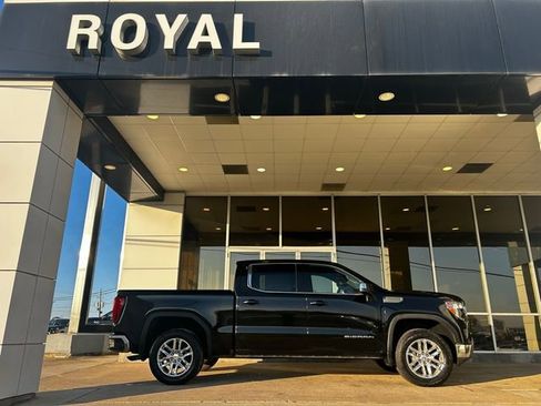 Used 2021 GMC Sierra 1500 SLE image 1