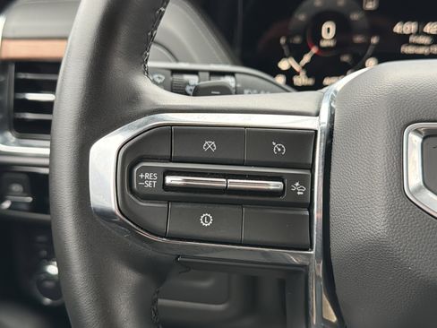 Certified 2025 GMC Yukon Denali image 17