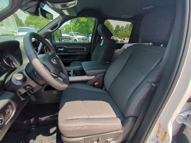 New 2026 RAM 3500 Big Horn AWD/4WD image 16