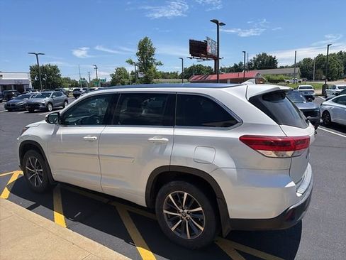 Used 2017 Toyota Highlander XLE w/ Protection Package #3 AWD/4WD image 16