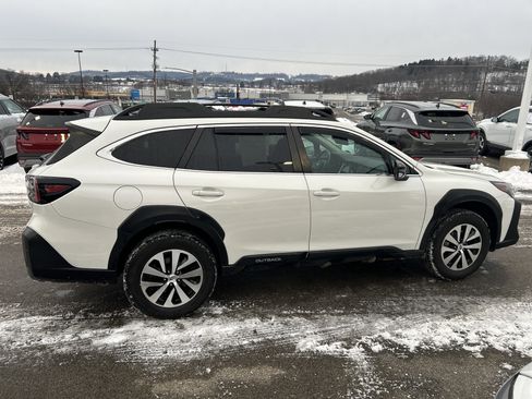Certified 2023 Subaru Outback Premium image 5