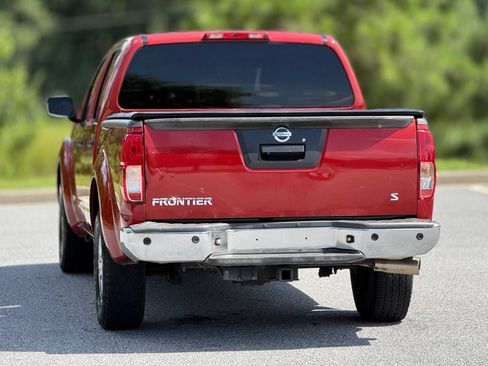 Used 2016 Nissan Frontier SV w/ SV Value Truck Package RWD image 5