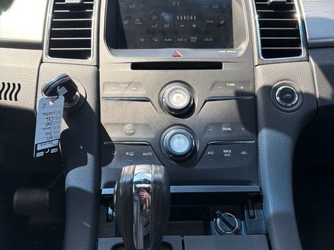 Used 2014 Ford Taurus SEL w/ Equipment Group 201A FWD image 20